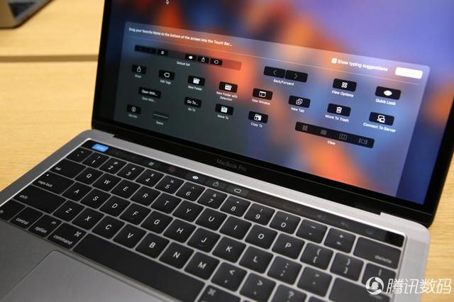 新MacBook Pro最速上手：Touch Bar交互帅到没朋友