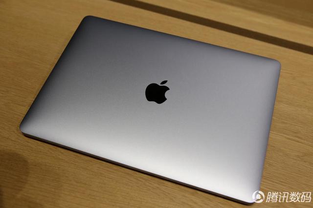 新MacBook Pro最速上手:Touch Bar交互帅到没朋友