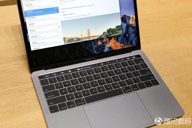 新MacBook Pro最速上手：Touch Bar交互帅到没朋友